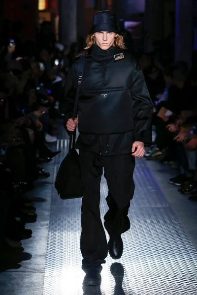 Look 4